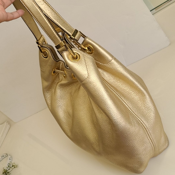 Michael Kors Tote Bag - Picture 8 of 17